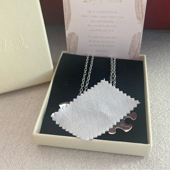 Silver Best Friend Puzzle Piece Necklaces - NWOT - 2 Piece Set - Picture 11 of 12